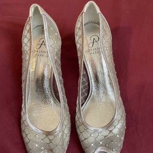 Adriana Papell women silver shoe 7 M with lather sock -NEW